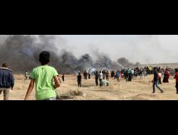 Protest east of Gaza City. Photo by Muhammad Sabah, B'Tselem, 27 April 2018