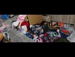 المطبخ في إحدى الشقق بعد الاقتحام العنيف. تصوير: منال الجعبري، بتسيلم