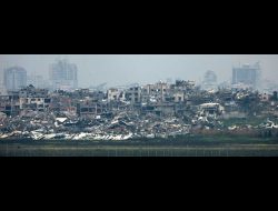 Structures that Israel demolished along the border in the northern Gaza Strip. Photo by Susana Vera, Reuters, 18 Feb. 2024