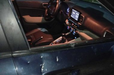 سيارة العائلة بعد اعتداء المستوطنين. صورة قدمتها العائلة مشكورة