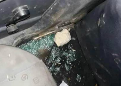 شظايا زجاج داخل سيارة نمر جابر. الصور بلطف من العائلة.&nbsp;