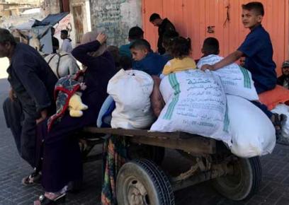 Palestinians fleeing their homes in Beit Lahiya in fear of Israeli bombings. Photo: Muhammad Sabah, B'Tselem, 14 May 2021