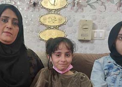 Leila Khatab with daughters Sama and Saja. Photo by Olfat al-Kurd, 9 April, 2022