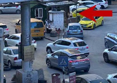 كشك القهوة، وسط مفترق سيكال في حيّ كفر عقب. تصوير: محمد رمّانة، بتسيلم&nbsp;