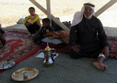 Khalil Hamdan, a resident of Wadi al-Qatif, and two community children. Photo by &#039;Amer &#039;Aruri, B&#039;Tselem, 30 April 2014