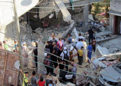 בית משפחת כווארע שהופצץ בח'אן-יונס. צילום: ח'אלד אל-עזאייזה, בצלם, 8.7.14.