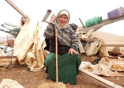 ثريا بشارات، من سكان الحديدية في هذا الصباح. تصوير: عارف دراغمة، بتسيلم، 3/12/2015.