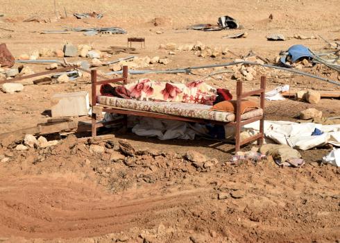 רכוש שנותר בחוץ לאחר ההריסה בא-ראס אל-אחמר. צילום: עארף דראר'מה, בצלם, 2.6.19