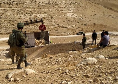 Confiscation of the tents in Khirbet Khallet a-Dabe'. Photo by Nasser Nawaj'ah, B'Tselem, 6 Nov. 2019