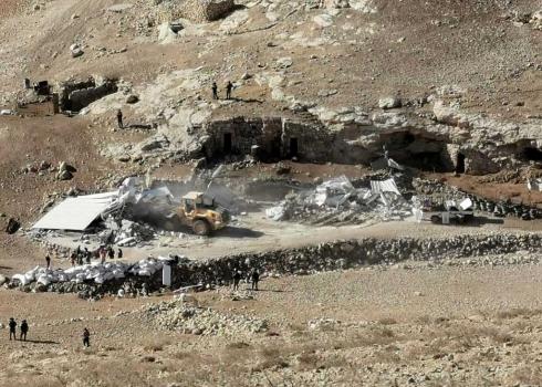 The demolition in Maghayir al-’Abid. Photo by Nasser Nawaj'ah, B'Tselem, 5 Dec. 2019