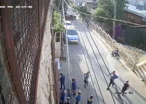 Settler children swearing and pounding on the Abu 'Eishah family's door, 18 May 2020