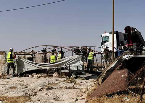 المصادرة في تجمّع بيرين.  تصوير نصر نواجعة، بتسيلم, 8.6.20.