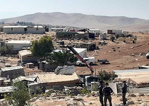 مصادرة البركس في تجمّع أبو الحلو، 8.7.20. الصورة بتفضل من سكان التجمع