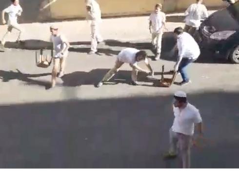 أولاد المستوطنين يهاجمون أولادا فلسطينيين، الخليل 23.5.20