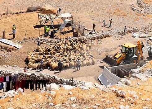 Demolition of the livestock pen in the Maghayir al-‘Abid community. 