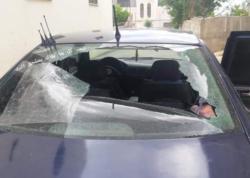 עסירה אל-קיבלייה, 19.6.20: שמשה מנותצת במכוניתה של משפחת עומרי. צילום: באדיבות המשפחה