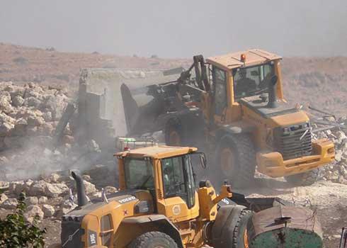 The demolition in Yarza. Photo by 'Aref Daraghmeh, B'Tselem, 29 Sept. 2020