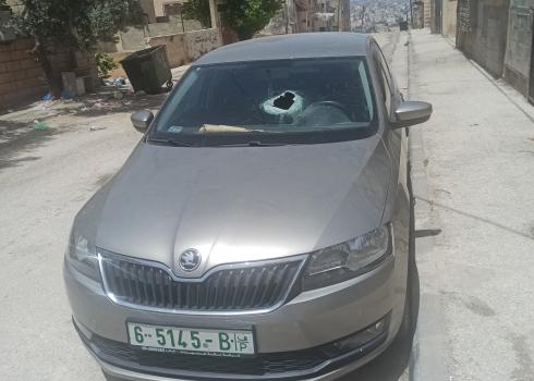 THE WINDSHIELD SMASHED BY THE SETTLERS.