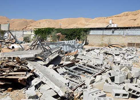חורבות בית הנופש בעין א-דיוכ. צילום: עארף דראר'מה, בצלם, 17.5.22 