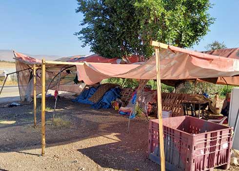 חד הדוכנים שסחורתו הוחרמה. צילום: עארף דראר'מה, בצלם, 7.7.22