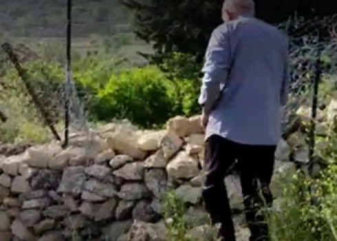 תיאור תמונה: גדר התיל שחתכו המתנחלים. התמונה באדיבות שרייתח