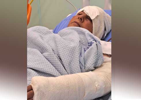 Hajar Ka’abneh in hospital. Photo: Iyad Hadad, B’Tselem