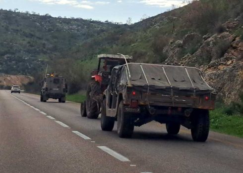 التراكتور بعد مصادرته. الصورة قدمها المزارعون مشكورين