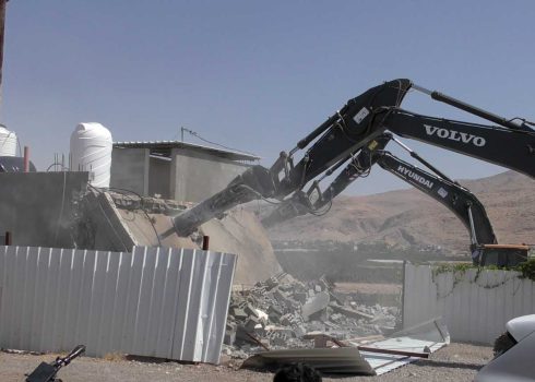 הריסת הבית באל-ג'יפתליק. צילום: עארף דראר'מה, בצלם, 7.2.24