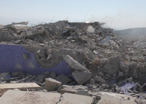 חורבות בית נופש ובריכת שחייה בצפון יריחו. צילום: עארף דראר'מה, בצלם