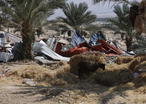 بعض الكرفانات التي تم هدمها. تصوير: عارف دراغمة، بتسيلم.