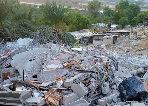 أنقاض البناية في قرية الجفتلك. تصوير: عارف دراغمة، بتسيلم