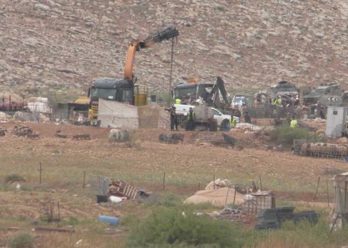 Civil Administration personnel dismantling and confiscating the tents. Photo: ‘Aref Daraghmeh, B’Tselem, 6 April 2025