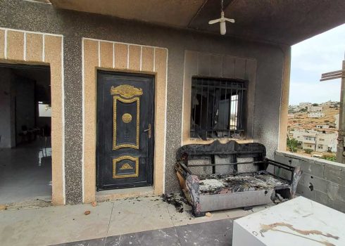 الأضرار التي لحقت بمنزل عائلة يافي بركات. تصوير: سلمى الدبعي، بتسيلم 