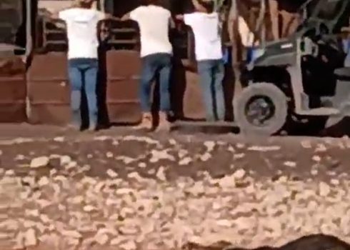 المستوطنون في ارض التجمع. صورة قدمها السكان مشكوري