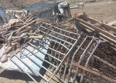 חורבות אחת ממכלאות הצאן. צילום: עארף דראר'מה, בצלם