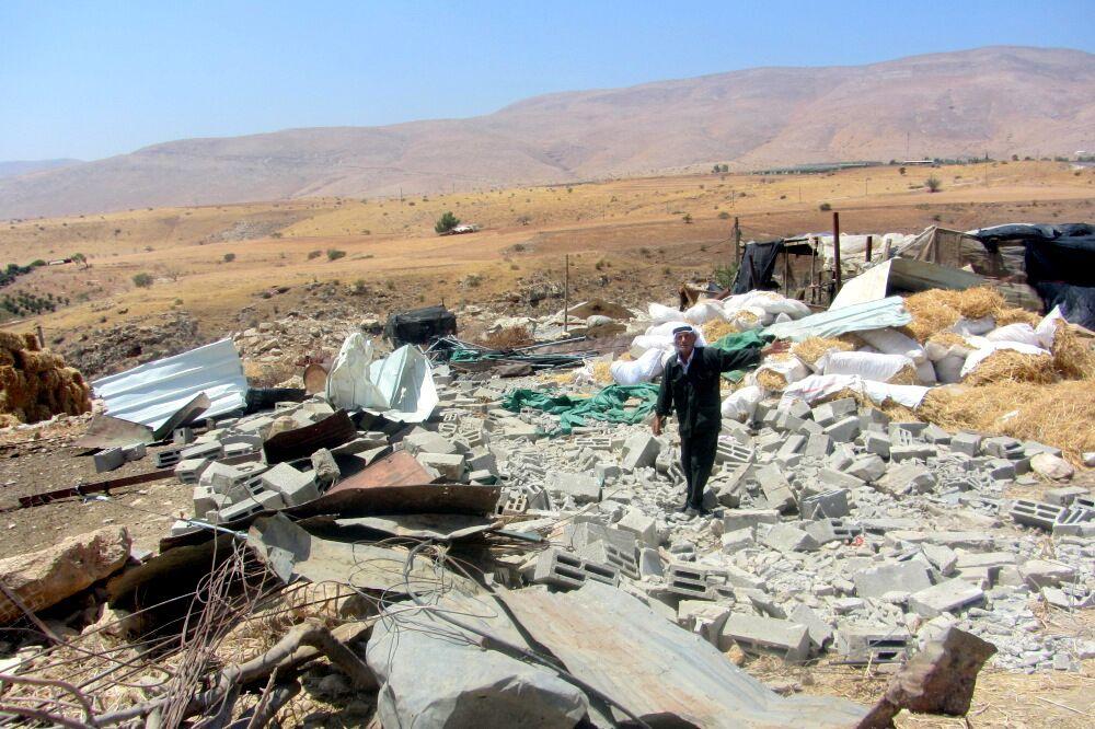 Ruins in the community of Khirbet Humsah, 11 August 2015. Photo by ‘Aref Daraghmeh, B’Tselem.