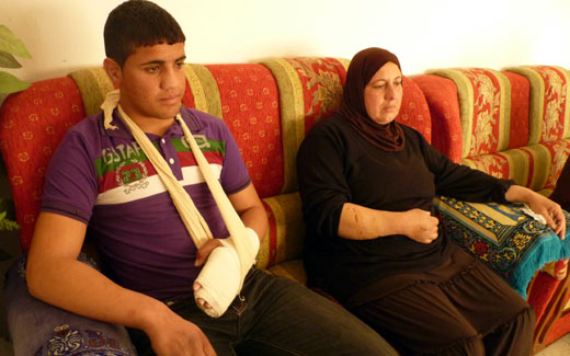 אמירה וחי'ראללה עווד. צילום: מוסא אבו השהש, בצלם, 22.12.11 אמירה וחי'ראללה עווד. צילום: מוסא אבו השהש, בצלם, 22.12.11