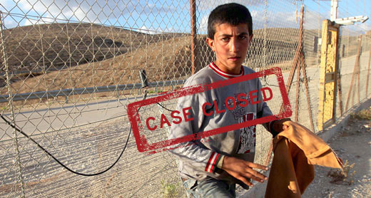 Yusef a-Shawamreh next to the Separation Barrier. Photo: 'Abed Al-Hashlamoun, EPA