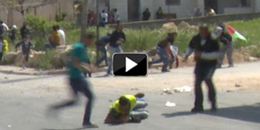 מוחמד יאסין מיד לאחר שנורה. צילום: דוד ריב, 4.4.2014