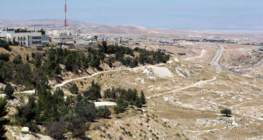 Part of area covered by projected Mount Scopus Slopes National Park. Background: al-'Esawiyah neighborhood. Photo: Keren Manor, Activestills, 15 May 2014.