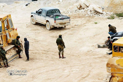 جنود في منطقة محجرة فلسطينية في بيت فجار. تصوير: سعيد ديرية. اذار 2016. جنود في منطقة محجرة فلسطينية في بيت فجار. تصوير: سعيد ديرية. اذار 2016.