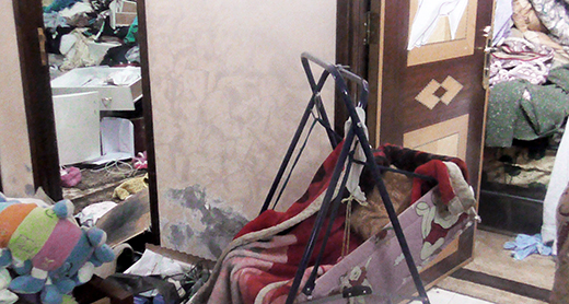 עריסת התינוקת סארה לאחר החיפוש. צילום: איאת אל-ג'עברי, 20.1.17 עריסת התינוקת סארה לאחר החיפוש. צילום: איאת אל-ג'עברי, 20.1.17