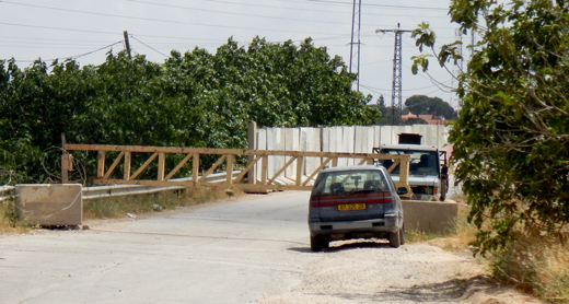 Gate installed by the military at the main entrance to Silwad. Photo by Iyad Hadad, B’Tselem, 23 May 2017 Gate installed by the military at the main entrance to Silwad. Photo by Iyad Hadad, B’Tselem, 23 May 2017
