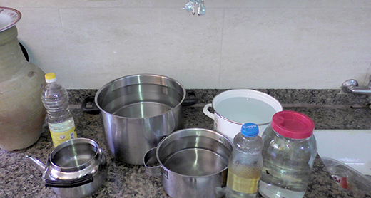 Water stored in bottles and pots in Nablus. Photo: Salma a-Deb'i, B'Tselem, 7 September 2017 Water stored in bottles and pots in Nablus. Photo: Salma a-Deb'i, B'Tselem, 7 September 2017