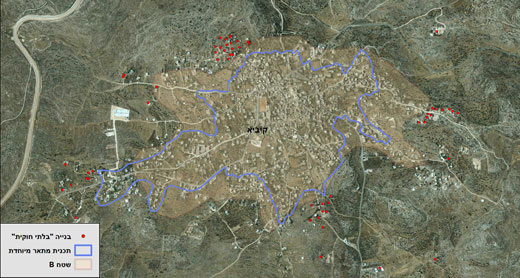 תצלום אוויר של הכפר קיביה שעליו מסומנים גבולות תוכנית המתאר משנת 2007 וכן הבנייה ה